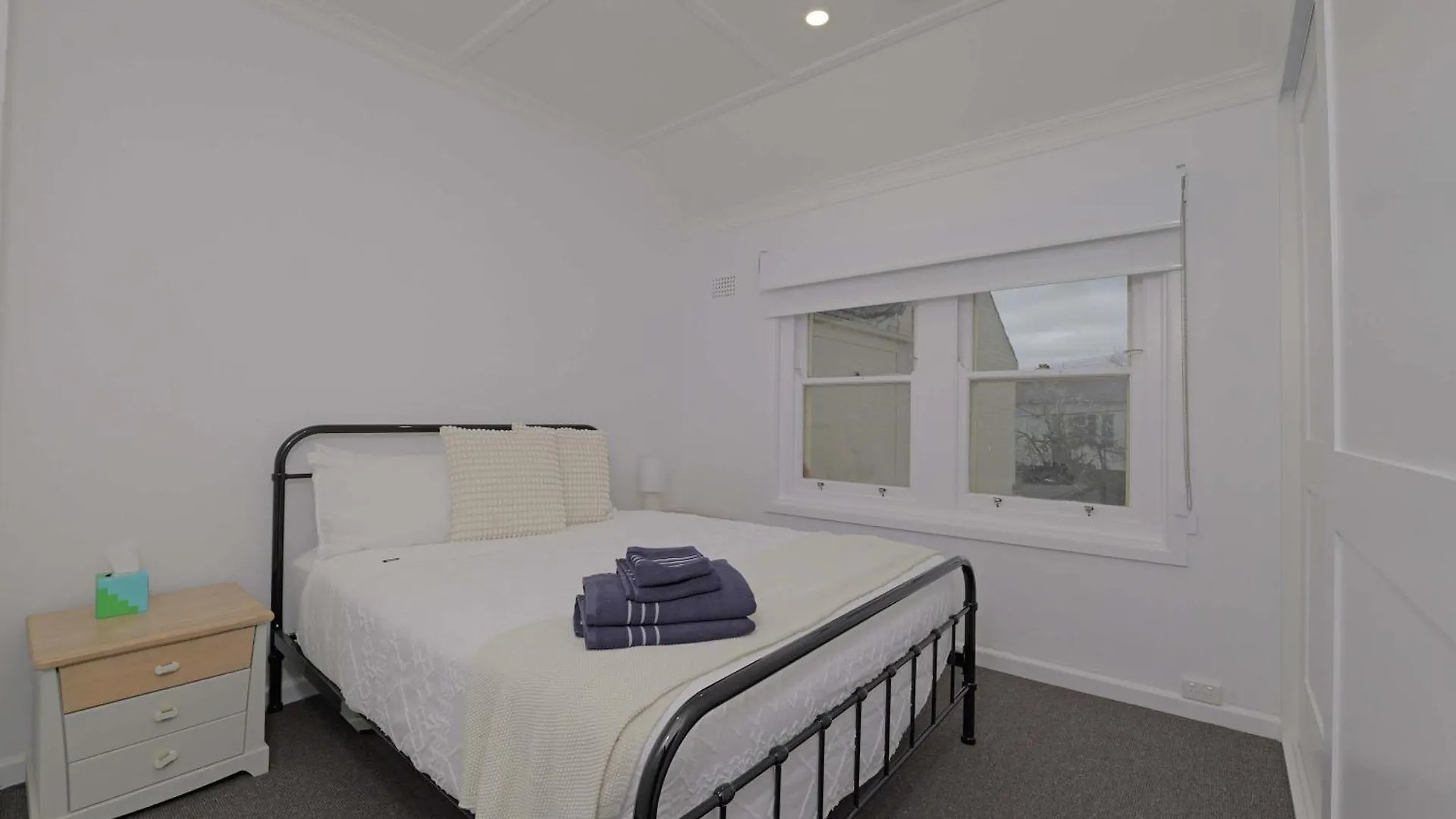 Manuka Village - Sleeps 8 - Free Parking X 4 Kingston 0*,